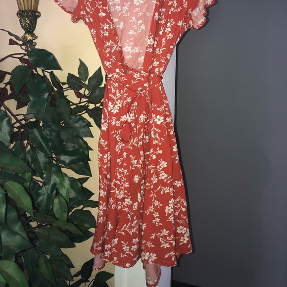 NWT Wrap dress - Picture 2 of 4